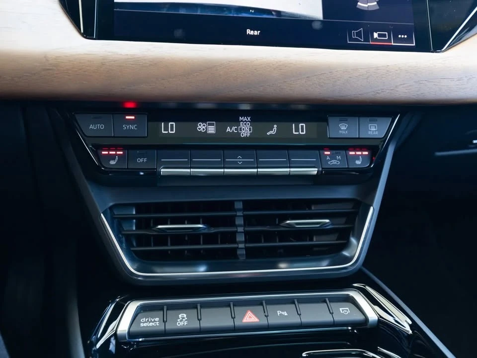 2022 Audi e-tron GT - Image 17 of 19