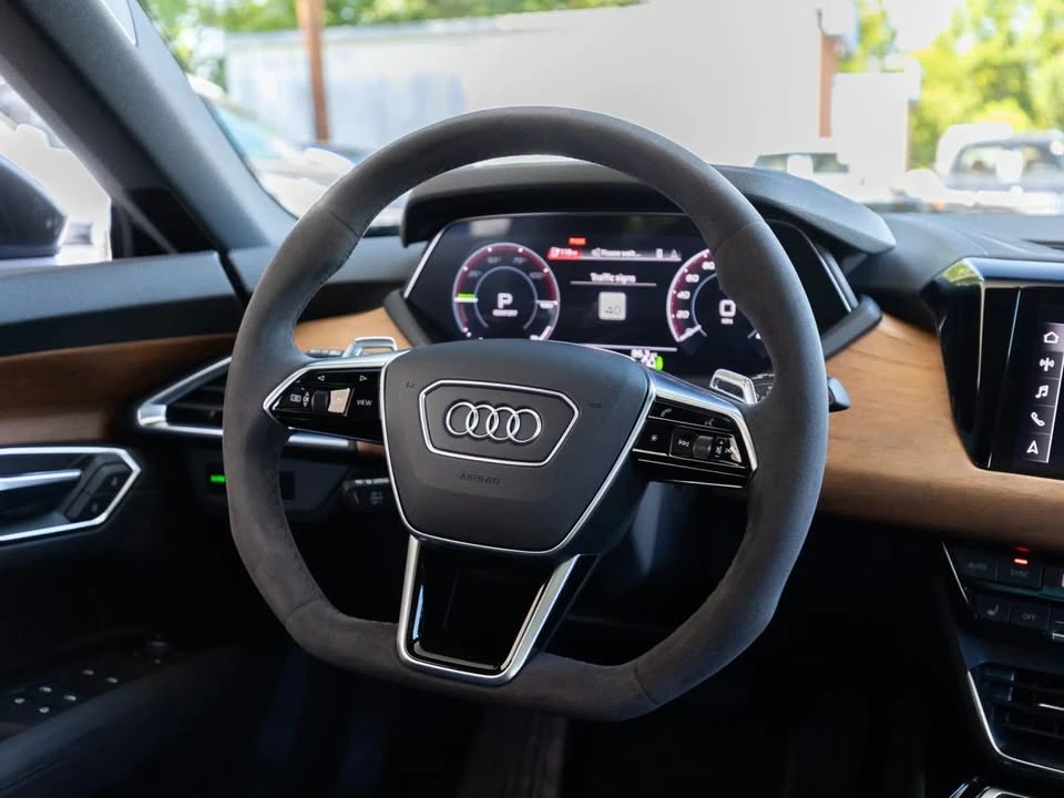 2022 Audi e-tron GT - Image 15 of 19