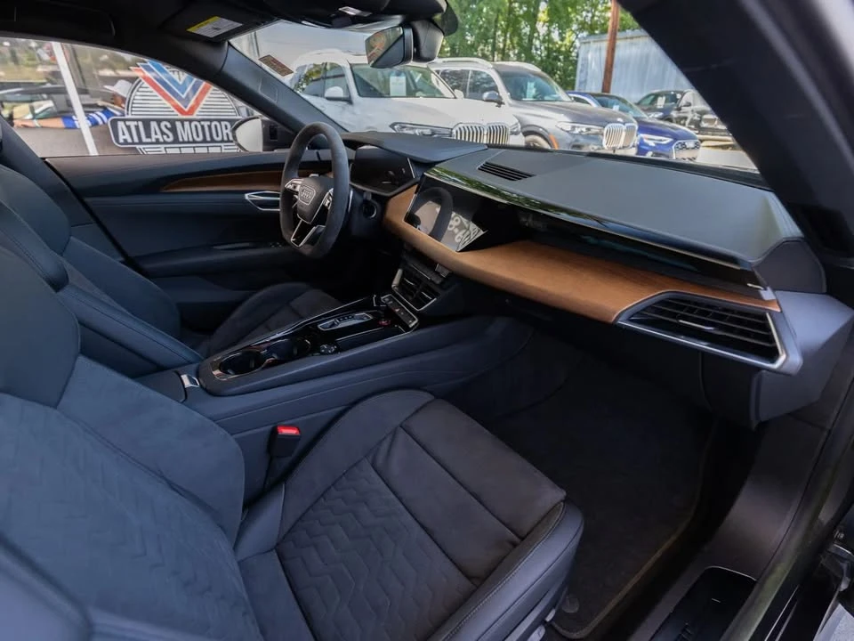 2022 Audi e-tron GT - Image 12 of 19