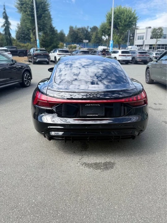 2022 Audi e-tron GT - Image 6 of 16