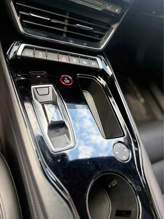 2022 Audi e-tron GT - Image 11 of 16