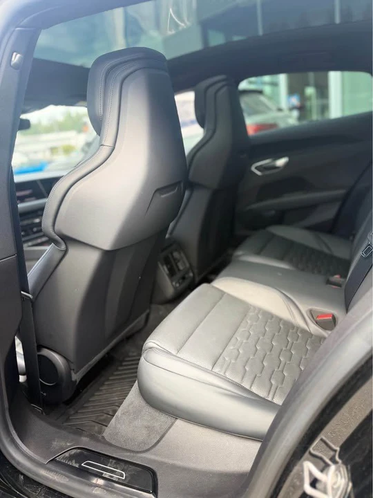 2022 Audi e-tron GT - Image 10 of 16