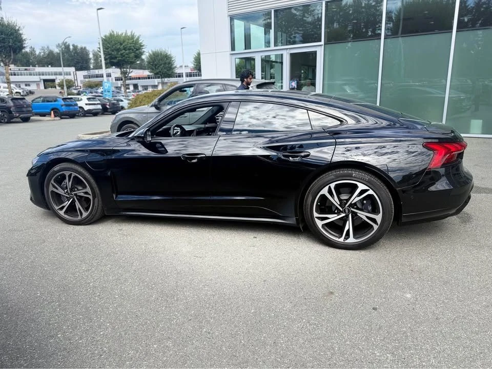 2022 Audi e-tron GT - Image 4 of 16