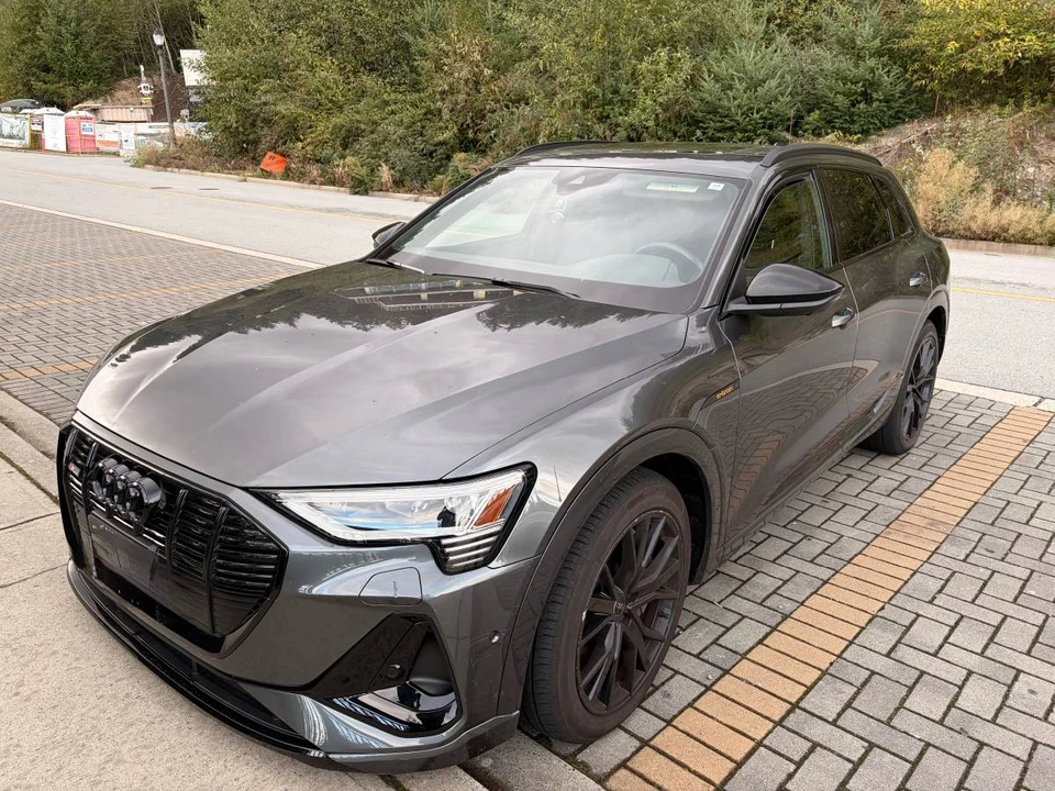 2022 Audi e-tron - Image 4 of 4