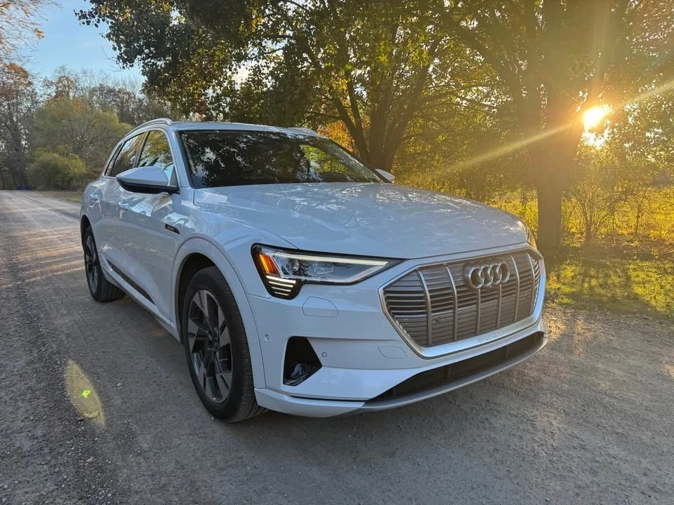 2022 Audi e-tron - Image 3 of 10