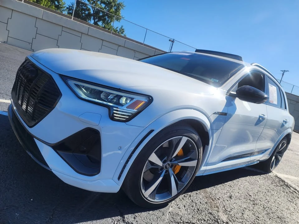 2022 Audi e-tron - Image 15 of 15