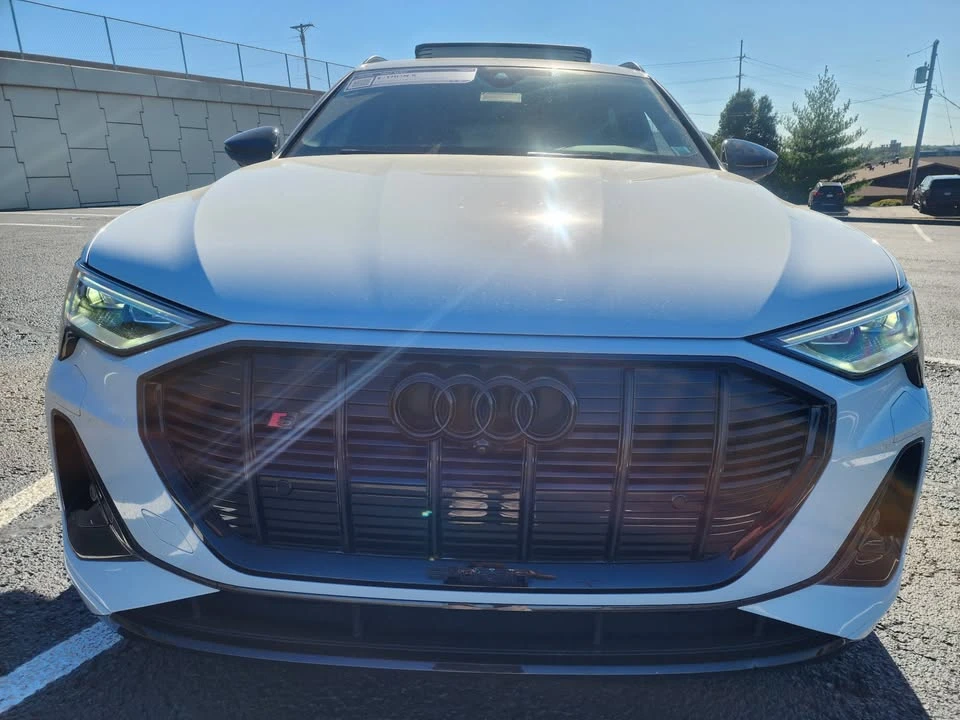 2022 Audi e-tron - Image 3 of 15
