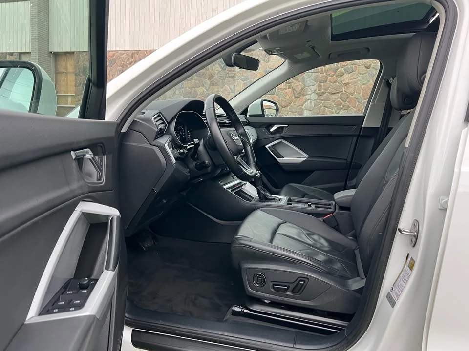 2022 Audi F3 Q3 - Image 2 of 13
