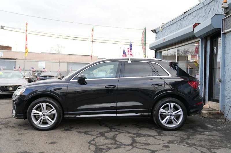 2022 Audi F3 Q3 - Image 2 of 12