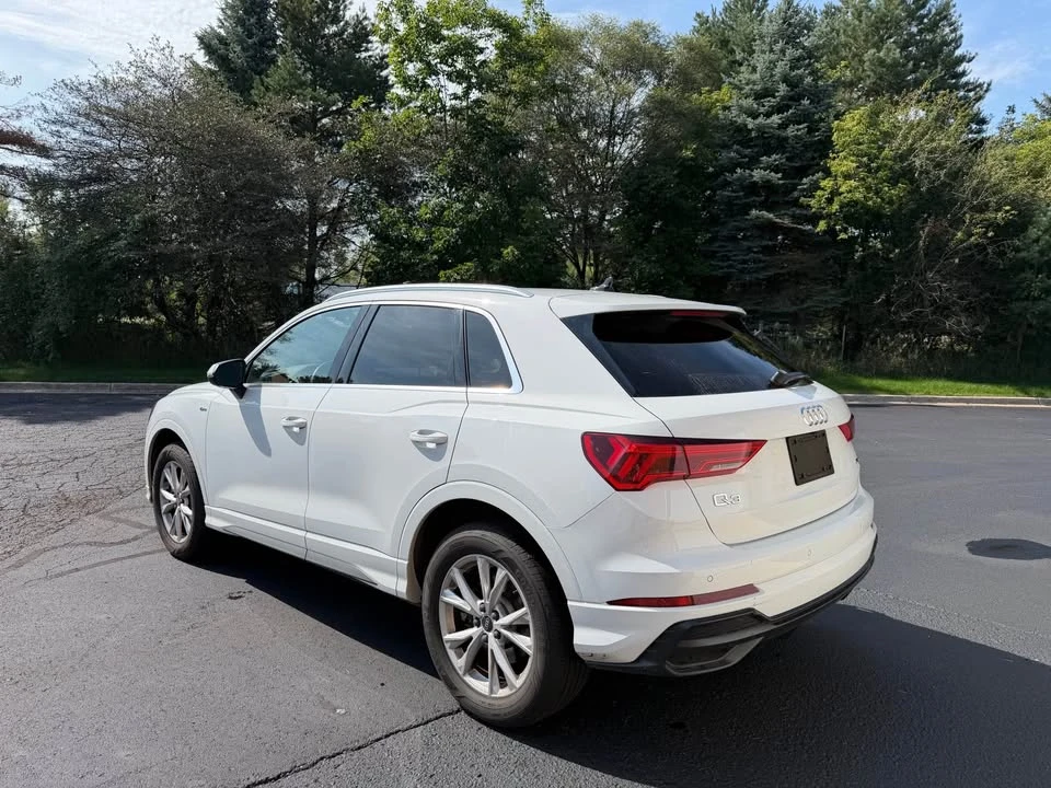 2022 Audi F3 Q3 - Image 3 of 15