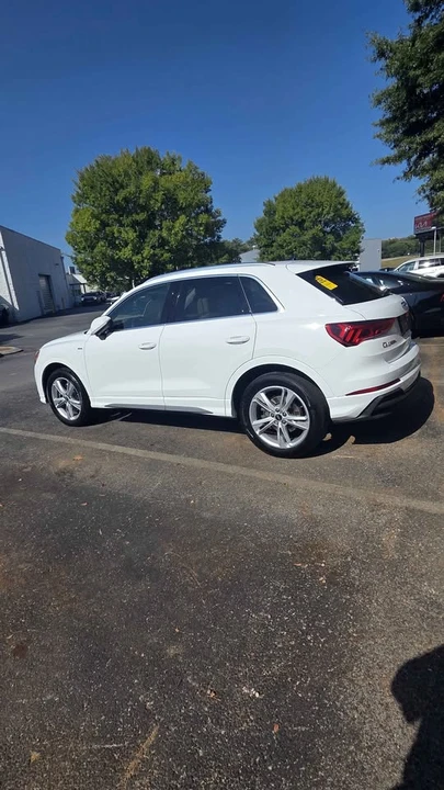 2022 Audi F3 Q3 - Image 2 of 2