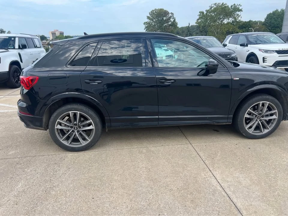 2022 Audi F3 Q3 - Image 2 of 9