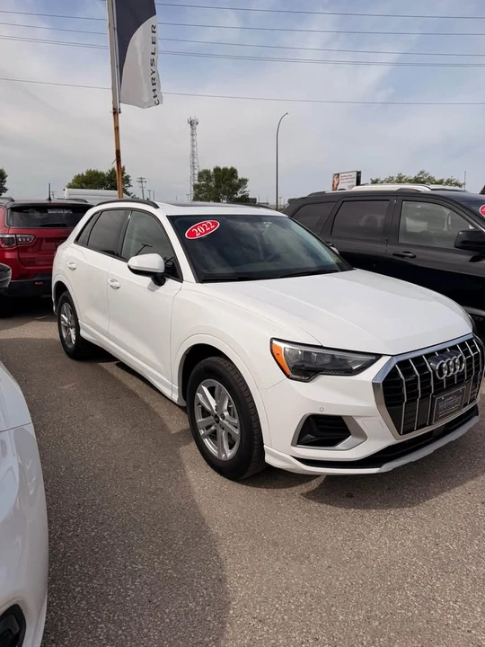 2022 Audi F3 Q3 - Image 2 of 9