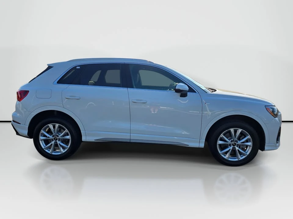 2022 Audi F3 Q3 - Image 3 of 20