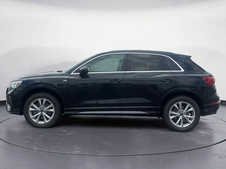 2022 Audi F3 Q3 - Image 2 of 11