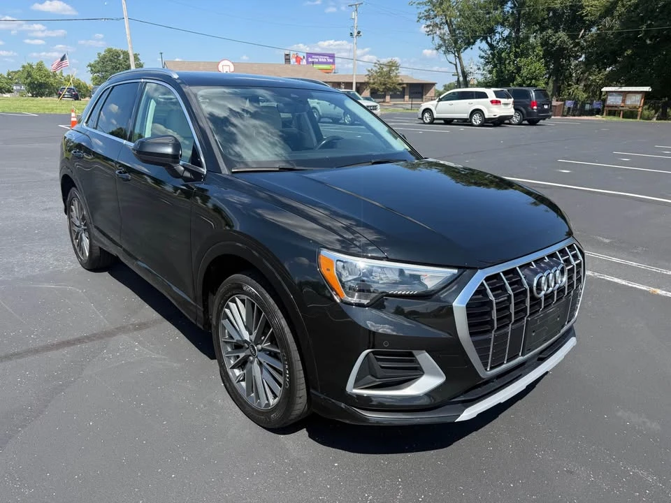 2022 Audi F3 Q3 - Image 2 of 7