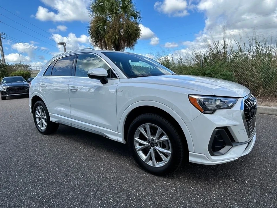 2022 Audi F3 Q3 - Image 2 of 12