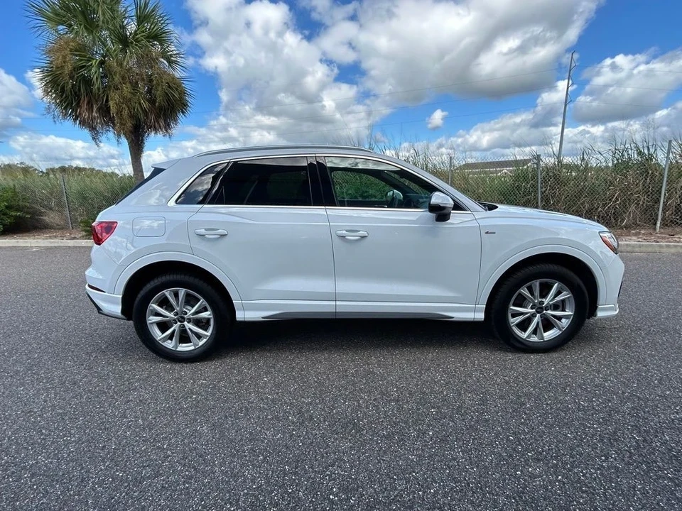 2022 Audi F3 Q3 - Image 3 of 12