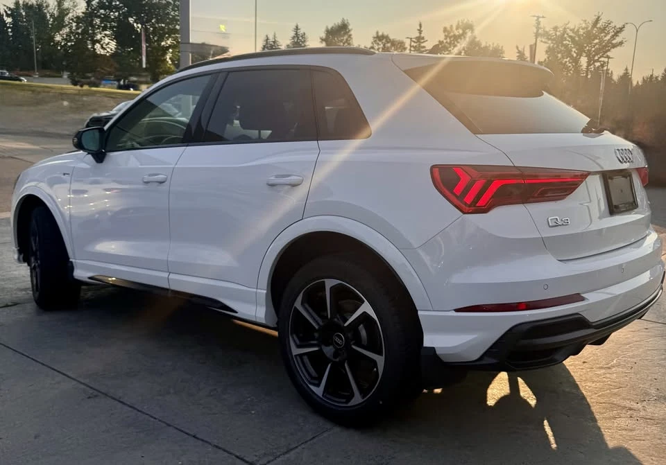 2022 Audi F3 Q3 - Image 3 of 16