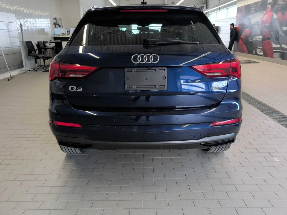 2022 Audi F3 Q3 - Image 2 of 5