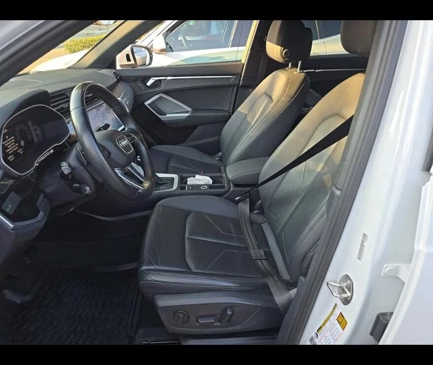 2022 Audi F3 Q3 - Image 2 of 3