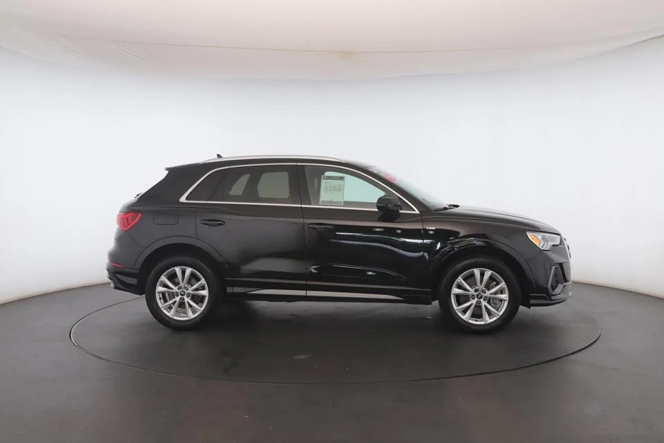 2022 Audi F3 Q3 - Image 3 of 13