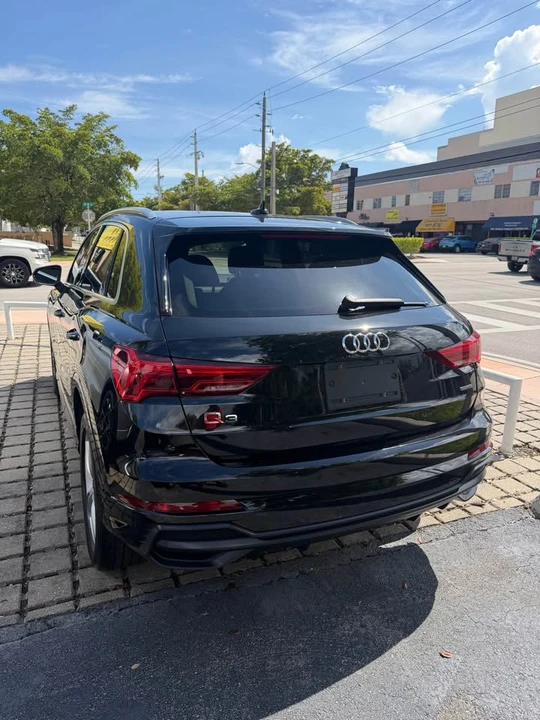2022 Audi F3 Q3 - Image 3 of 11