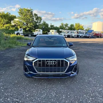 2022 Audi Q3 S line Premium