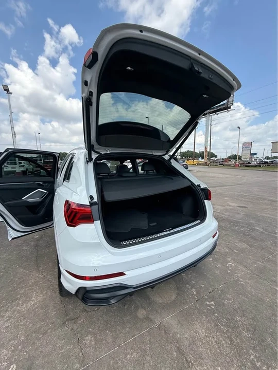 2022 Audi F3 Q3 - Image 8 of 10