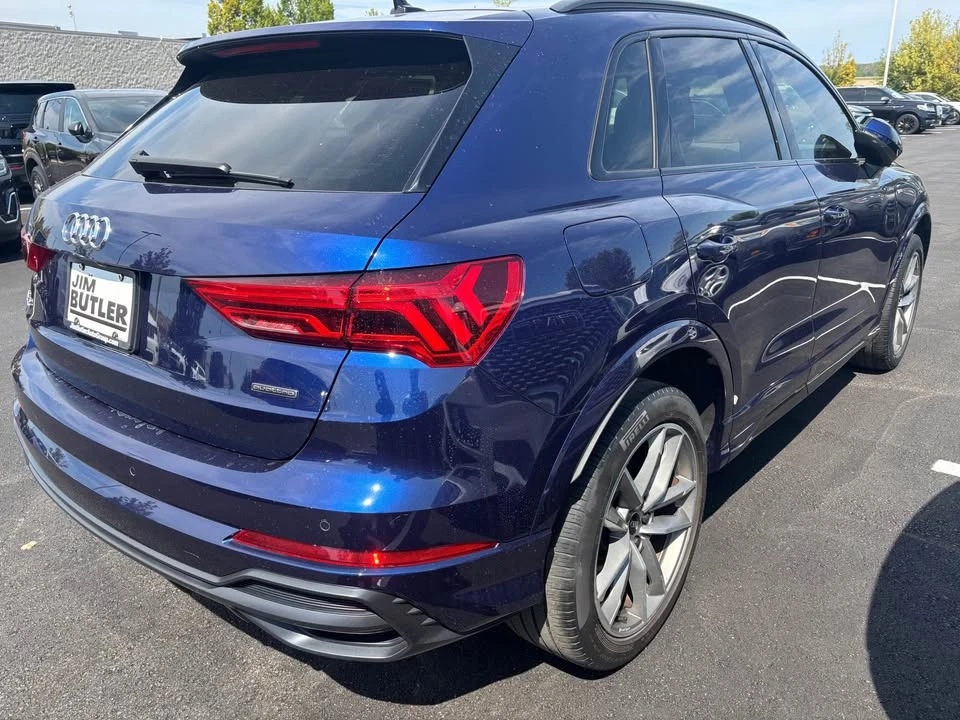 2022 Audi F3 Q3 - Image 2 of 9