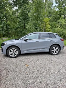 2022 Audi Q4 e-tron 40 Premium Plus Sport Utility 4D