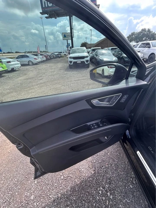 2022 Audi Q4 e-tron - Image 10 of 14