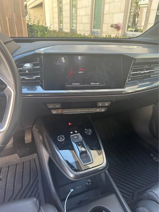 2022 Audi Q4 e-tron - Image 15 of 20
