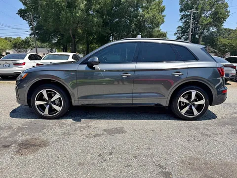 2022 Audi Q5 45 TFSI S line Premium Plus Sport Utility 4D