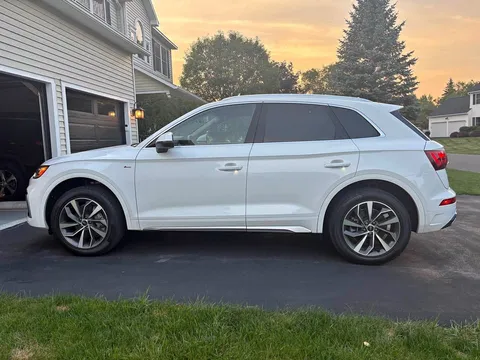 2022 Audi Q5 45 TFSI S line Premium Sport Utility 4D