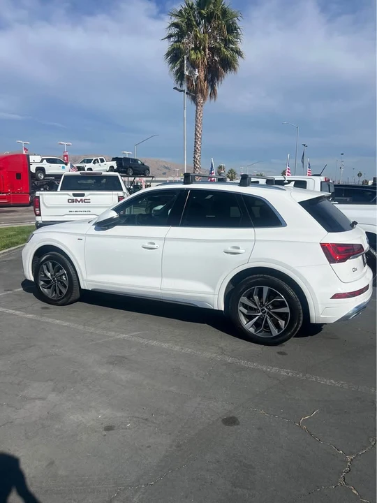 2022 Audi FY Q5 - Image 2 of 11