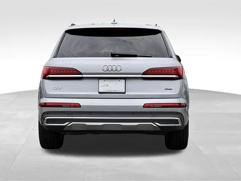 2022 Audi Q7 45 Premium