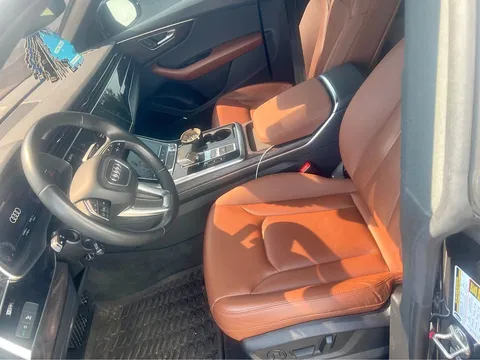2022 Audi Q8 55 TFSI Premium Plus Sport Utility 4D