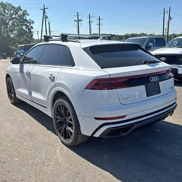 2022 Audi Q8 Premium Plus