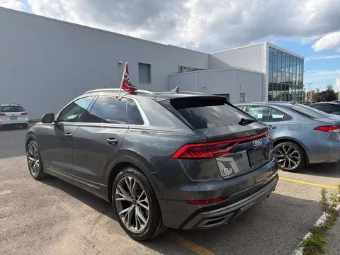 2022 Audi Q8 Technik S-Line