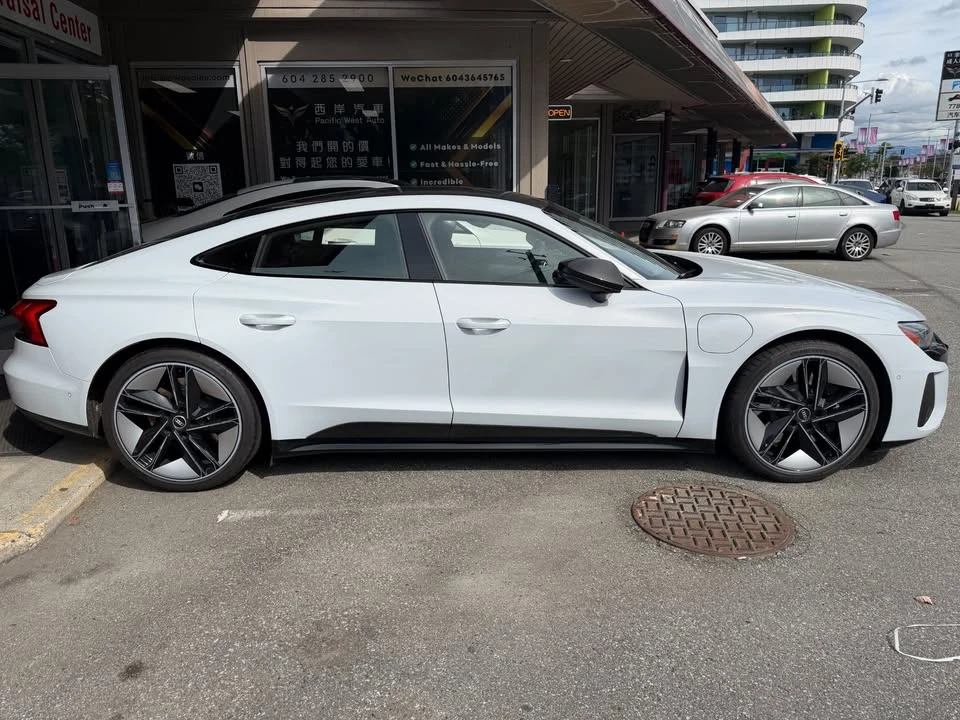 2022 Audi RS e-tron GT - Image 5 of 15