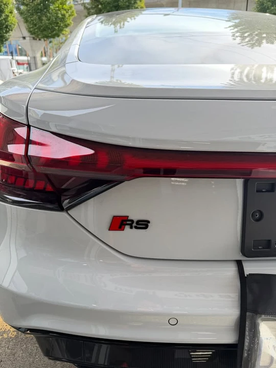 2022 Audi RS e-tron GT - Image 7 of 15