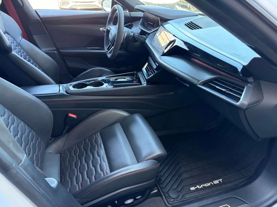 2022 Audi RS e-tron GT - Image 10 of 20