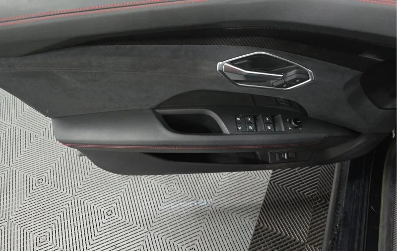 2022 Audi e-tron GT - Image 12 of 12