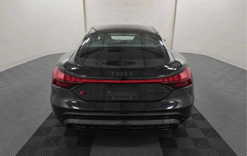 2022 Audi e-tron GT - Image 10 of 12