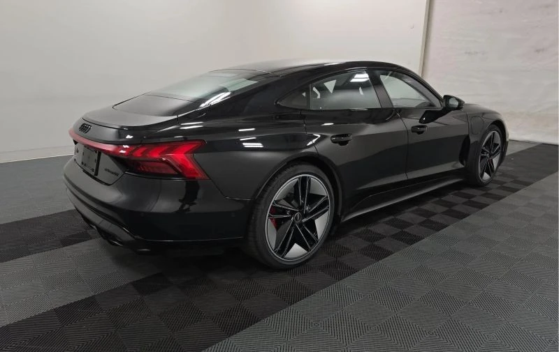 2022 Audi e-tron GT - Image 8 of 12
