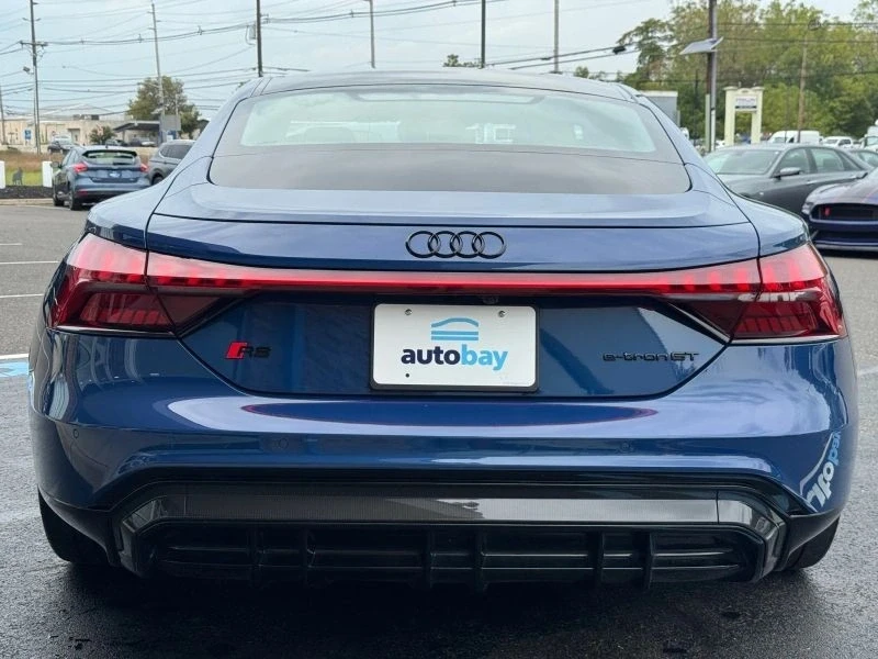 2022 Audi e-tron GT - Image 9 of 12