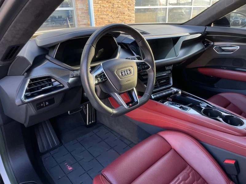 2022 Audi e-tron GT - Image 2 of 12