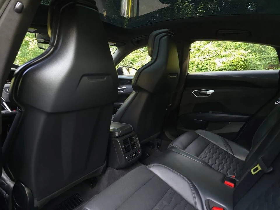 2022 Audi RS e-tron GT - Image 13 of 20