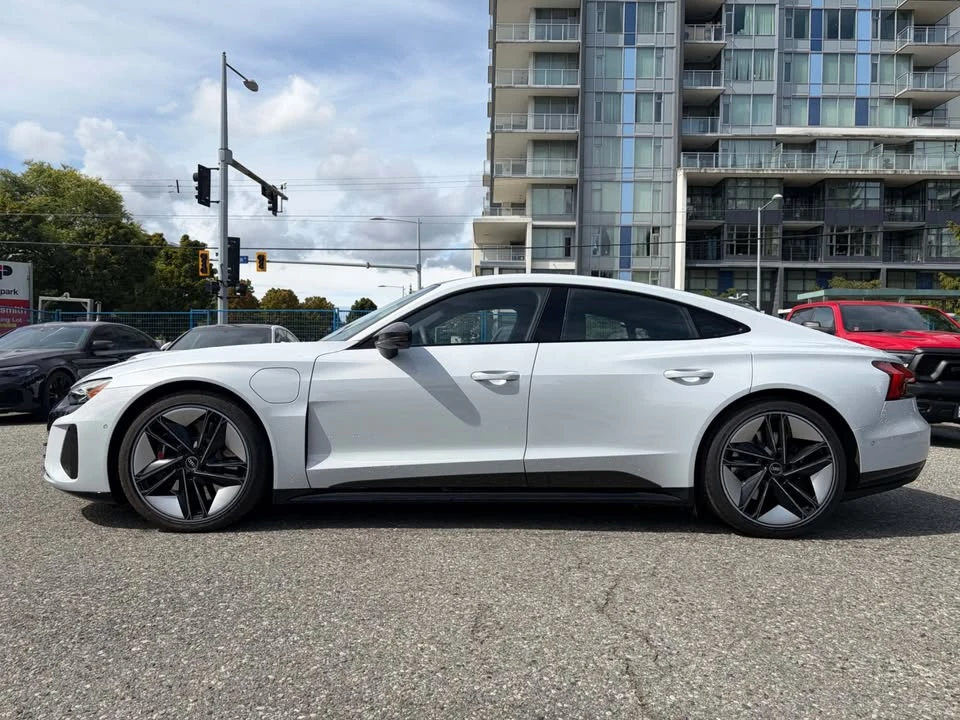 2022 Audi RS e-tron GT - Image 5 of 20